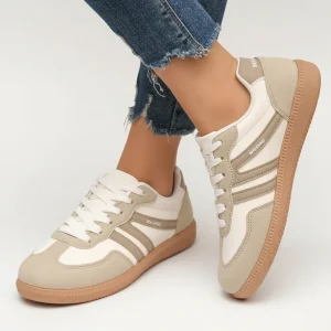 Sneakers dam, mockaimitation — bekväma vardagsskor med snörning