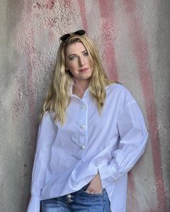 Vit blus med bling